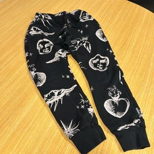 Nununu French terry baggy pants, size 10/11. Gentle used condition.